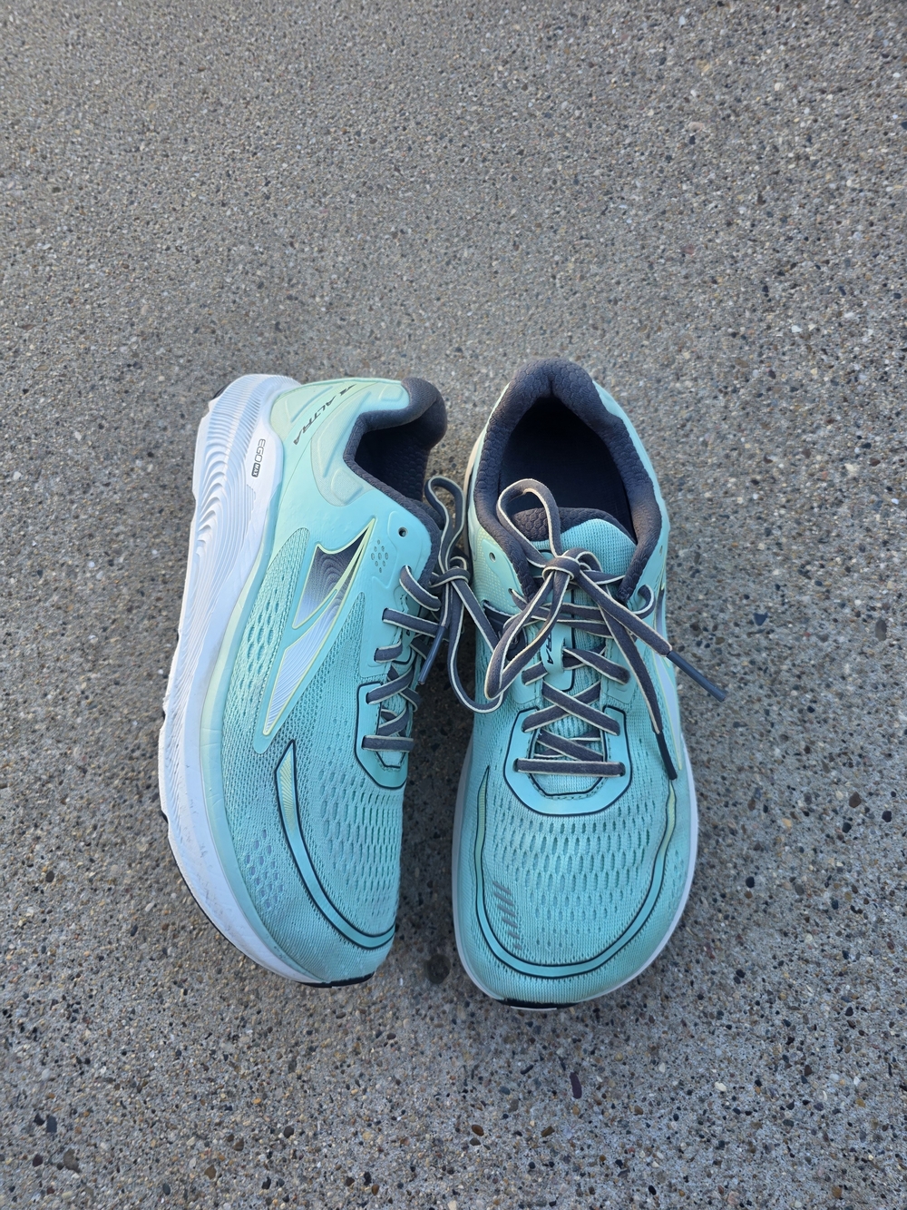 Altra Women's Aqua/Turquoise Sneaker Women Size 9